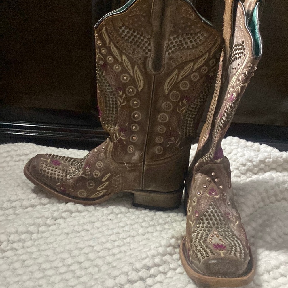 Coral boots